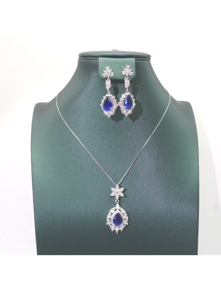 Natural sapphire necklace and ear stud set