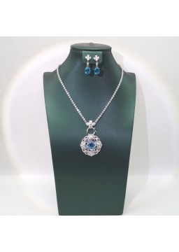 Natural sapphire necklace with coloured jewel set
