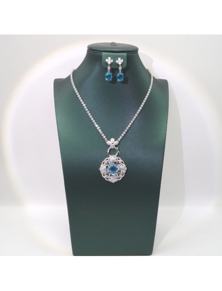 Natural sapphire necklace with coloured jewel set