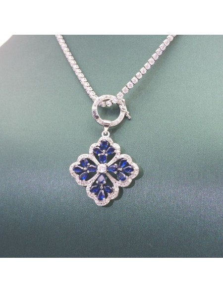 Natural sapphire clover necklace