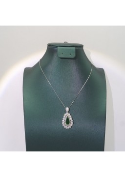 Natural emerald with water drop pendant necklace