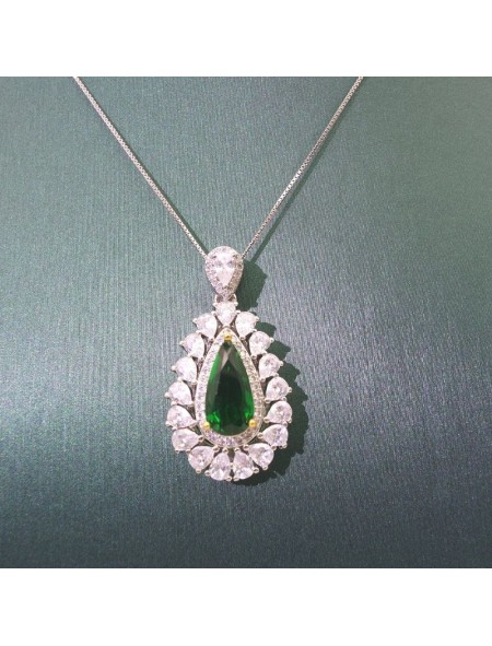 Natural emerald with water drop pendant necklace