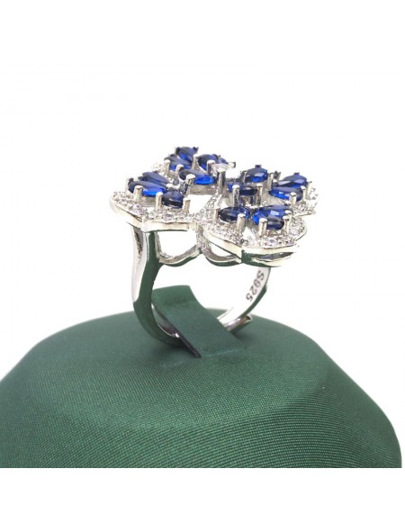 Natural sapphire inlaid clover gem ring