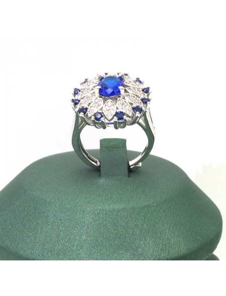 Natural Sapphire / Emeral inlaid two-color flower gem ring