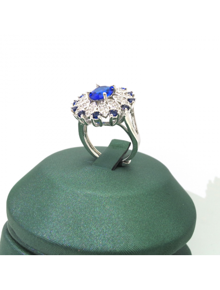 Natural Sapphire / Emeral inlaid two-color flower gem ring