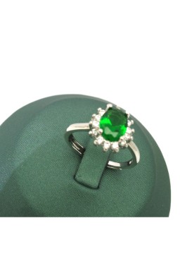 Natural emerald inlaid Princess gem ring
