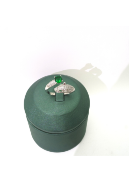 Natural emeral inlaid three-dimensional full diamond snake ring