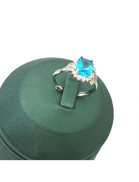 Natural blue topaz inlaid square gem ring