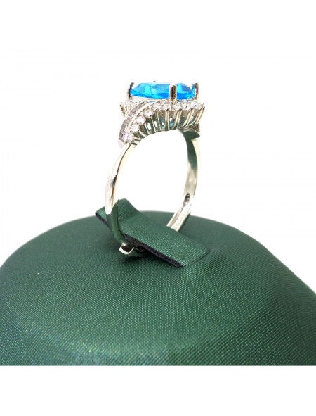 Natural blue topaz inlaid square gem ring