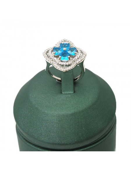 Natural blue topaz inlaid clover gem ring