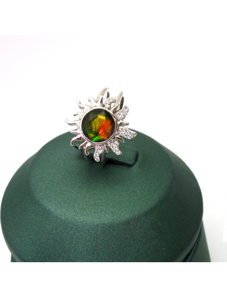 Natural mottled stone inlaid sunflower gem ring