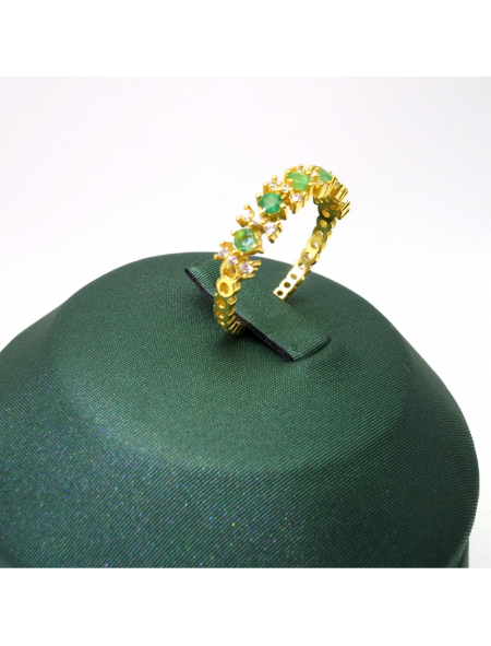 Natural Sapphire / Emeral inlaid row diamond ring