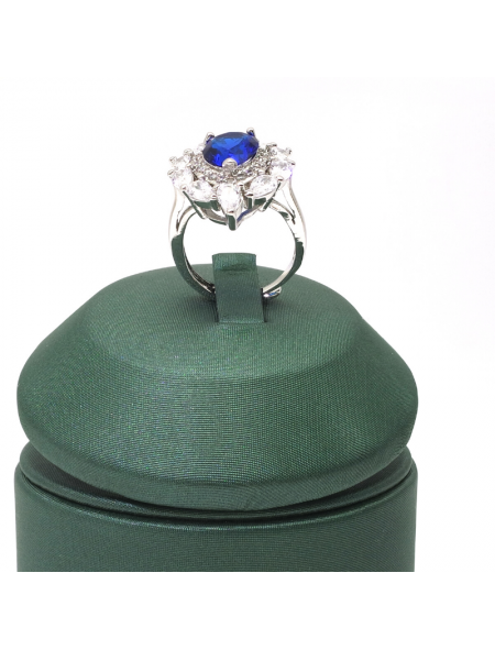 Natural sapphire inlaid heart-shaped gem ring