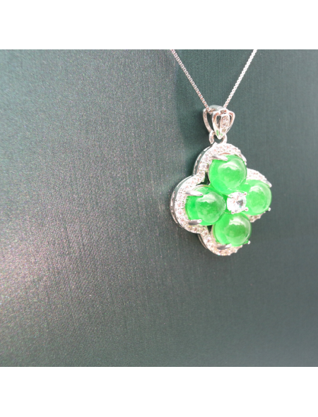 Natural emerald clover silver edged diamond necklace