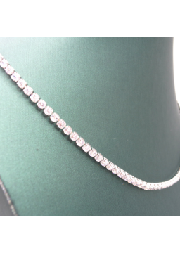 Simple single chain necklace