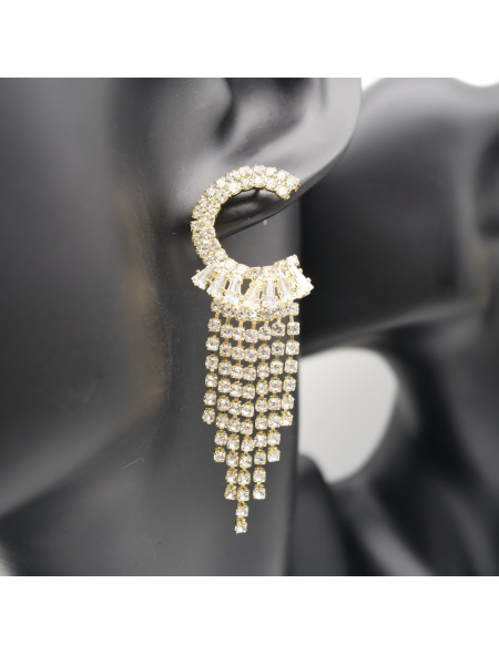 C-shaped tassel ear stud