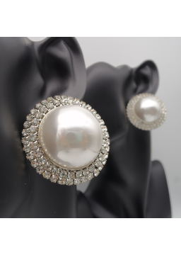 Pearl round ear stud