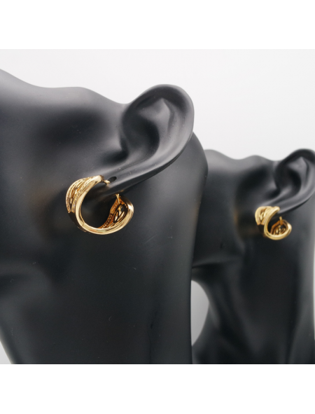 Gold simple ear stud set