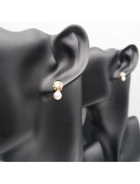 Gold shell ear stud set