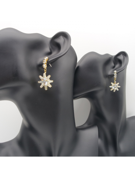 Silver flower ear stud