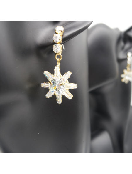 Silver flower ear stud