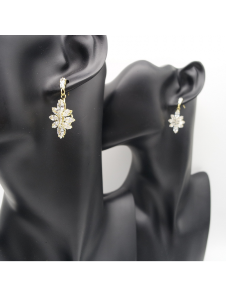 Silver flower ear stud