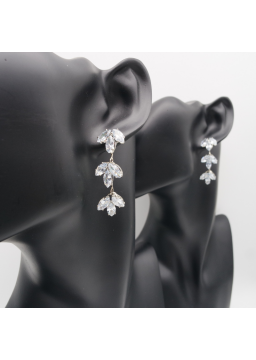 Silver clover ear stud