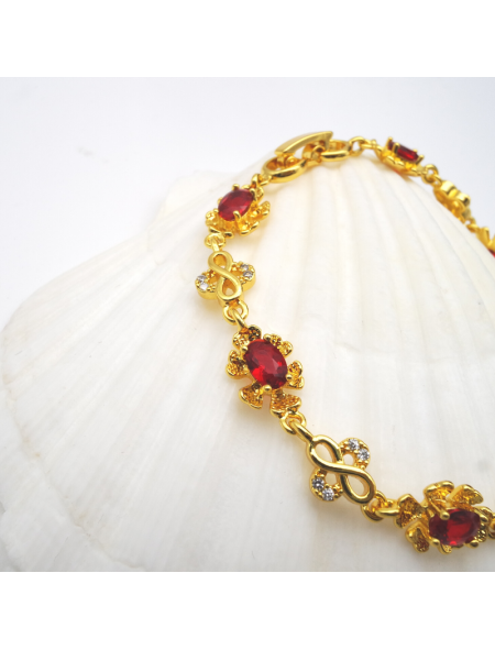 Four-leaf clover red gem bracelet