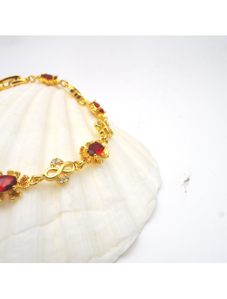 Four-leaf clover red gem bracelet