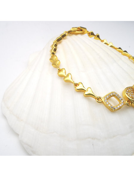 Gold heart bracelet