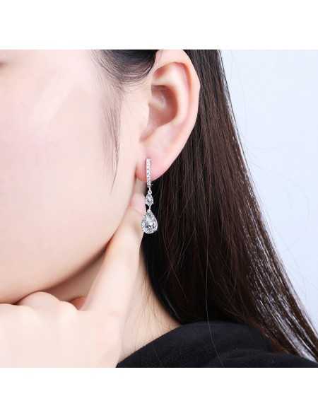 Water drop zircon earrings