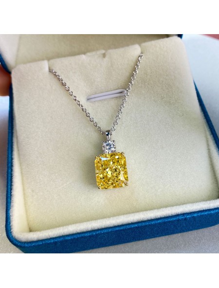 Square pendant zircon necklace