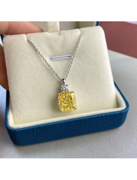 Square pendant zircon necklace