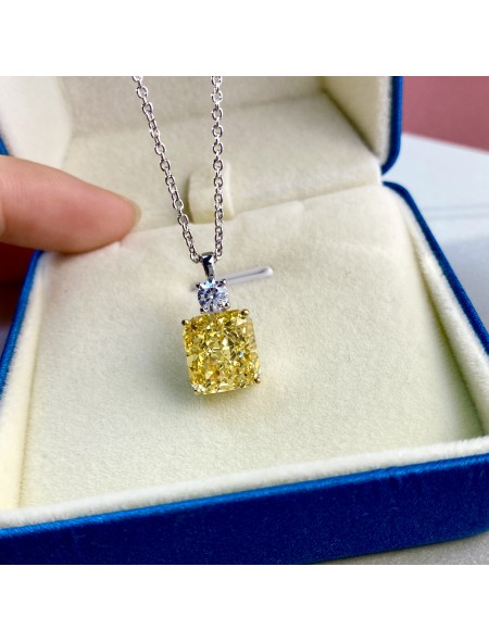 Square pendant zircon necklace