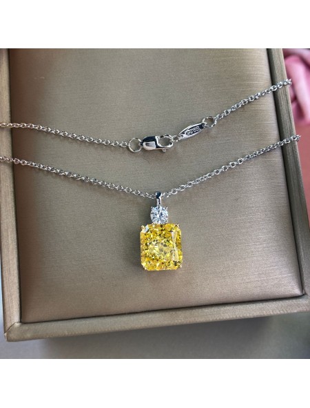 Square pendant zircon necklace