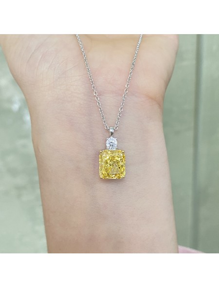 Square pendant zircon necklace